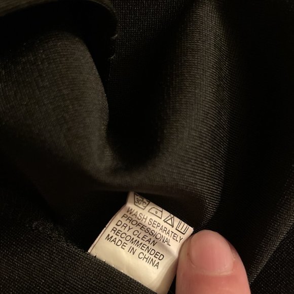 Friday Sheath Dress in Colorblock, size 8 (though fits more like a 4-6) - Picture 6 of 6